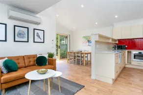 Peaceful 1BR Courtyard Unit in quiet Dickson - Image 2