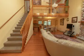 🏡Beautiful & Cozy- Lake Naomi - Pocono Family Home - Image 3
