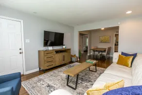 Greenbriar Rd. Top Of the court-Spacious 2 bedroom - Image 5