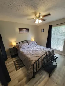 Peaceful Hideaway -5 mins to Ft Stewart, Pool, W+D - Image 5