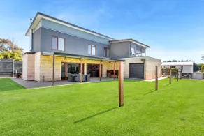 Haven on Herrick - Luxury by the Beach - Image 5