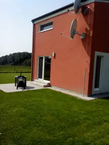 The solitary standing quest house - Image 2