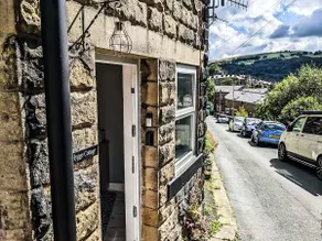 Cosy cottage, Hebden Bridge centre, near Rail Station - Image 5