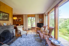 Charming House with Private Grounds & Sea Views - Image 3