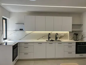 MD/Ramat Eshkol 2BR 2 Private Ensuites, Kosher - Image 4