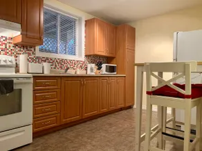 Retro Retreat Near Downtown Ottawa - Image 4