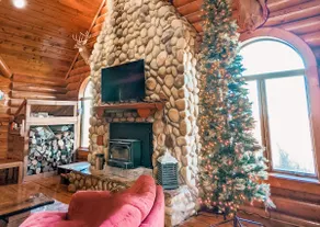 Large Cabin on a Vineyard with game room/bar - Image 2