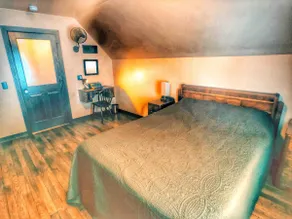 Dawson's Remise Luxury Accommodation - Image 2