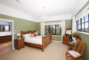 Stately Bowral Designer Home - Image 4