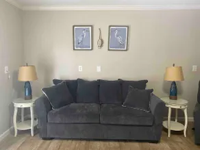 Charming Shoreline townhouse C - Image 2