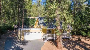 Mountain Getaway near skiing, hiking, and lakes - Image 2
