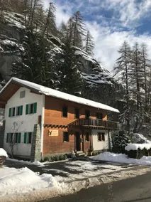Elegant chalet with sauna in beautiful Evolene - Image 2