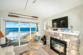 Seacliff Loft - Oceanfront Condo - HDTV/Fireplace - Image 2