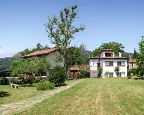 House with garden and barbecue in the heart of Cangas de Onis, pets allowed. - Image 3