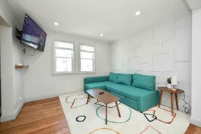 Luke 1 House, Safe, Parking, Stylish, MBTA, Memorable - Image 5