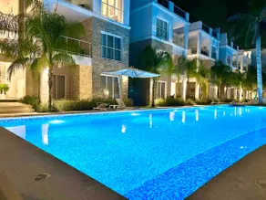 Elegant apartment with pool view - Image 2