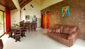 Green Forest 1 bedroom house with heated pool - Image 2
