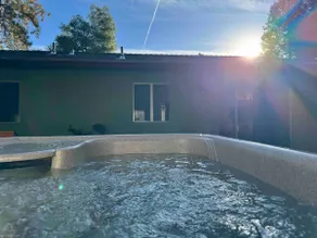 Murphys Retreat & Winery Getaway with Hot Tub - Image 4