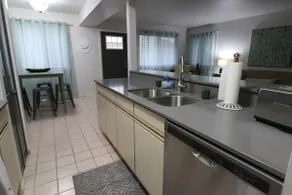 2 Bedroom Townhouse Near BP & Hospitals - Image 3