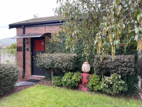 Green Cabin - Image 2