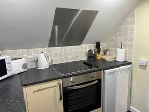 The Loft - cosy and private! - Image 4