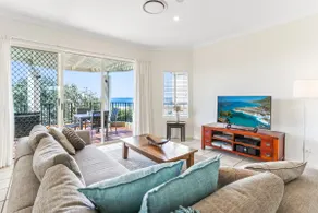 Cosy apartment with ocean views, Sunshine Beach - Image 2
