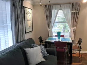 Upscale Urban Chic Apartment - Image 3