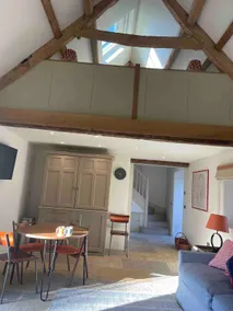 Unique & stylish guesthouse in renovated Barn - Image 5