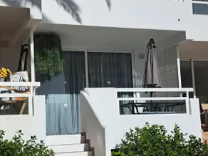 Beautiful 1 bedroom apt right in front of large pool - Image 4