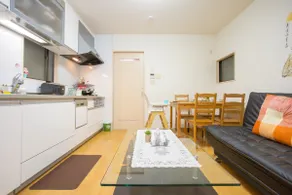 Free parking!! Downtown, next to Kyoto Imperial Palace, 3 min walk to the subway, Chinese-speaking host, with floor heating - Image 5