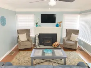 1941 Craftsman in Salem w/ Private Backyard Patio - Image 2
