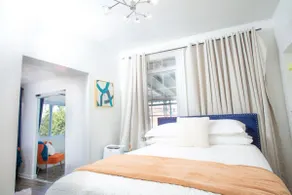 Sexy, Romantic, Luxurious one bedroom apartment - Image 4