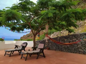 Secluded cottage with great sea views - Image 4
