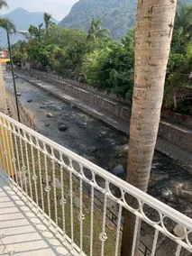 House 5 min from downtown - terrace overlooking the river - Image 2