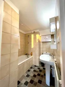 \"Bright Apartment in Central Briey – Near Lake, Shops & Le Corbusier Site\" - Image 4