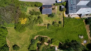 Seaside farmhouse with huge gardens - Image 3