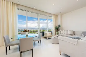 PRitz-Carlton Beach Penthouse by Guaranteed Rental - Image 5