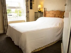 Ivy Cottage at The Chestnuts Holiday Cottages - Image 3