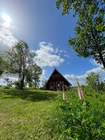 Cottage in the countryside with proximity to forest and city. - Image 4