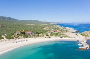Secluded Beachfront Luxury Villa in Private Resort - Image 5