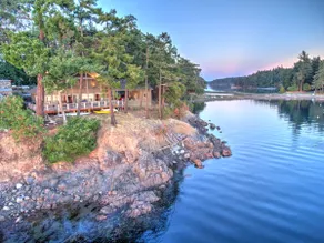 Roche Harbor Waterfront Cabin with SW Exposure - Image 5