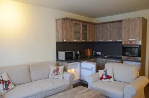 Cozy One Bedroom Apartment in Iglika Complex - Image 3