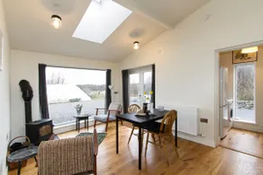 Juli's House - Seaside retreat with stunning views - Image 2