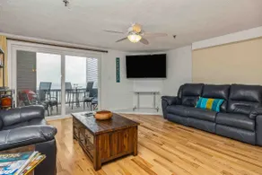 Plum Pad: Watch Fireworks Overlooking the Ocean - Image 4