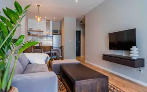 Spacious Cozy Home: 3-Beds, Ski-In/Out, Epic Yard - Image 4