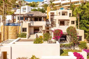 Gorgeous ocean views 5 bedroom, daily maid. Pool heated to 85 - Image 3