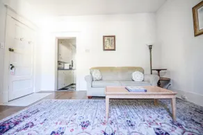 Historic Brown&Hawkins Apt #3 located Downtown - Image 4