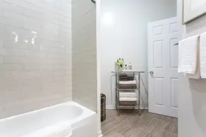 Bright, Modern Apartment in a Vintage Greystone - Image 3