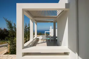Enjoy relaxation with private pool & sea view - Image 4