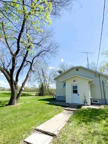 NEW! Charming Farmhouse located at Austin - Image 4